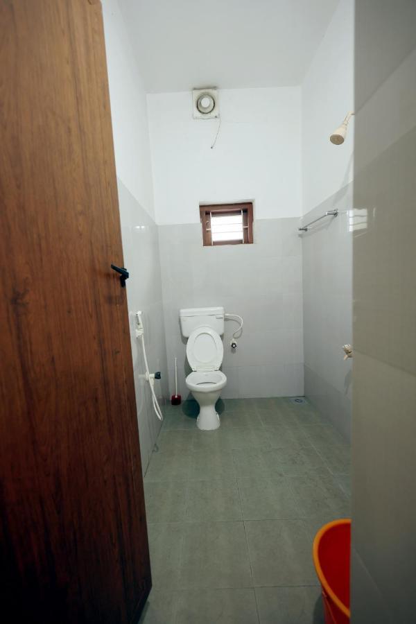 Daffodil Rooms - Non Ac Tellicherry Екстериор снимка
